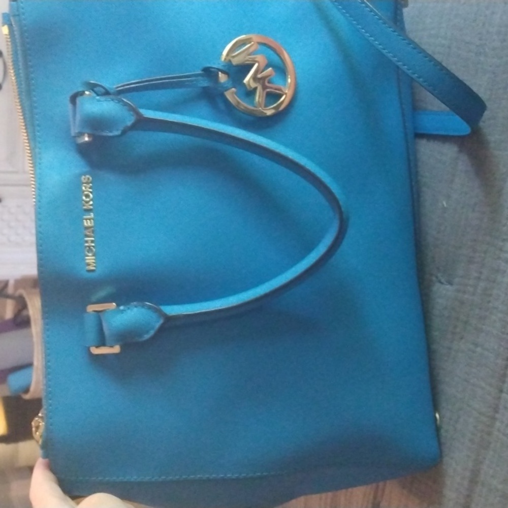 Michael Kors multi compartment turquoise Saffiano leather purse